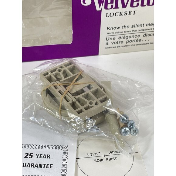 Mid Century Velvetouch 1960's Lockset ~ NOS ~ Interior Plastic Door Handle Set - Picture 10 of 14